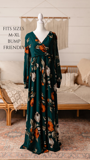 Client closet maternity dress available for photography sessions at Anna Carreno Photography