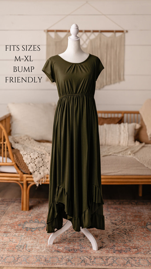 Client closet maternity dress available for photography sessions at Anna Carreno Photography