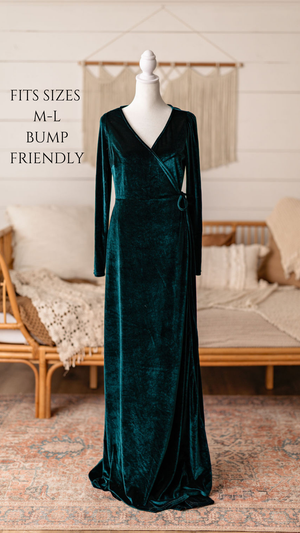 Client closet maternity dress available for photography sessions at Anna Carreno Photography