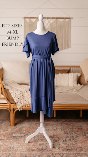 Client closet maternity dress available for photography sessions at Anna Carreno Photography