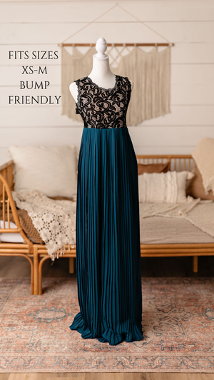 Client closet maternity dress available for photography sessions at Anna Carreno Photography