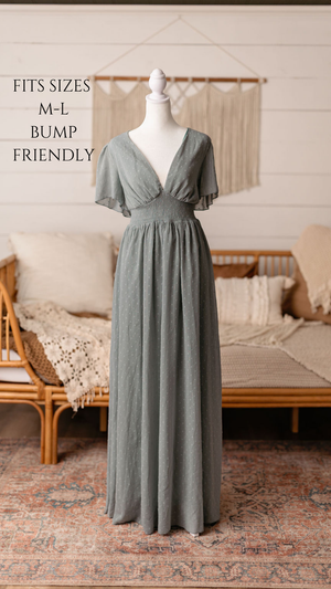 Client closet maternity dress available for photography sessions at Anna Carreno Photography
