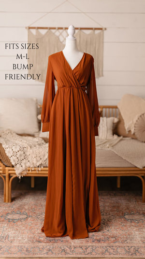 Client closet maternity dress available for photography sessions at Anna Carreno Photography