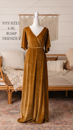 Client closet maternity dress available for photography sessions at Anna Carreno Photography