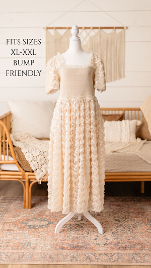 Client closet maternity dress available for photography sessions at Anna Carreno Photography