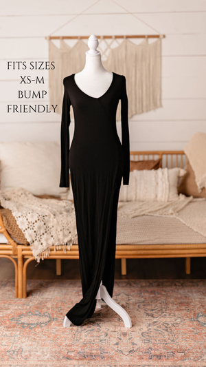 Client closet maternity dress available for photography sessions at Anna Carreno Photography