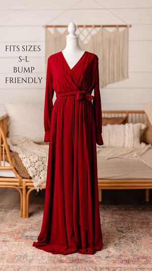 Client closet maternity dress available for photography sessions at Anna Carreno Photography