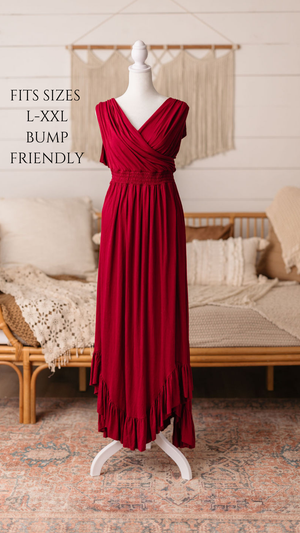 Client closet maternity dress available for photography sessions at Anna Carreno Photography