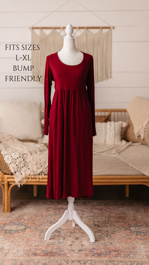 Client closet maternity dress available for photography sessions at Anna Carreno Photography