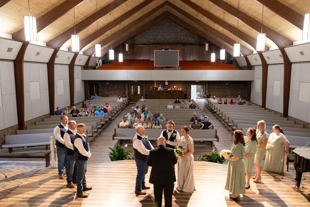 Wedding Photographer in East Tennessee, TN, near Chattanooga, TN and North GA area. Carolyn Baptist Church, Dalton, GA
