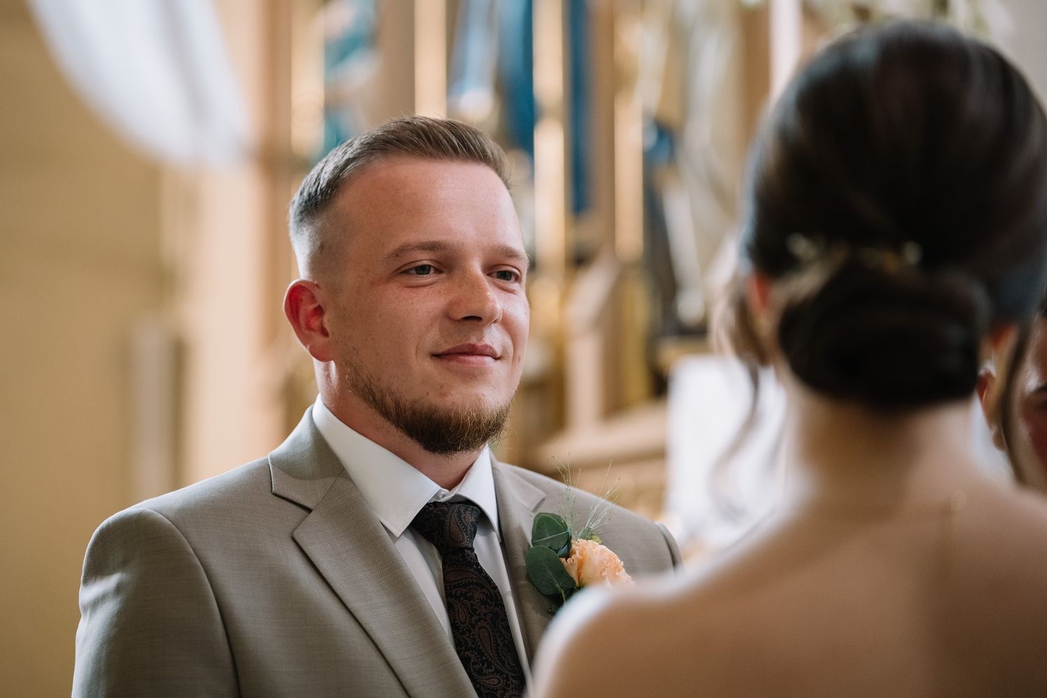 Ceremonia ślubna w kościele w Poznaniu