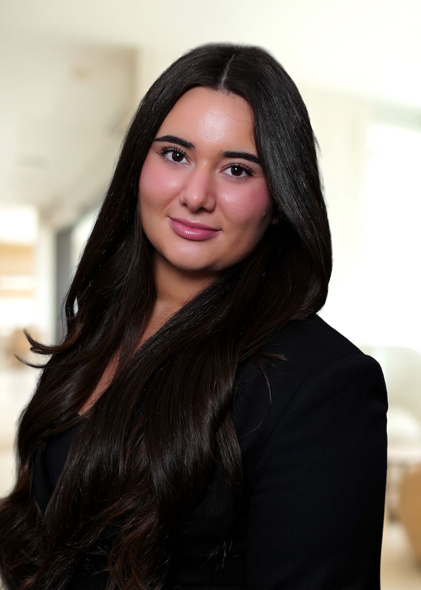 Professional headshot portrait.BE Jazy Photography-Headshots-Real Estate Headshots-Branding-Keller Williams-Tampa Bay- professional woman.