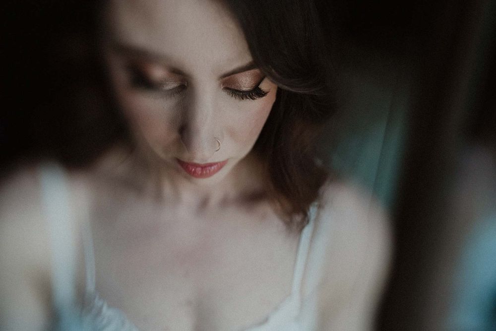 bride preparation portrait hotel porto