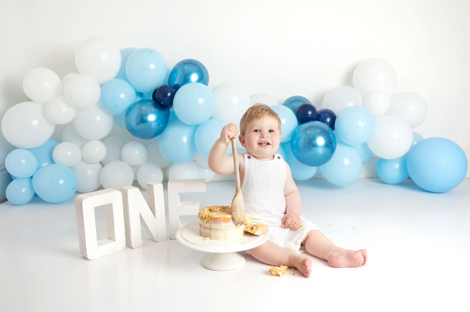 Cake smash photography Wigan
