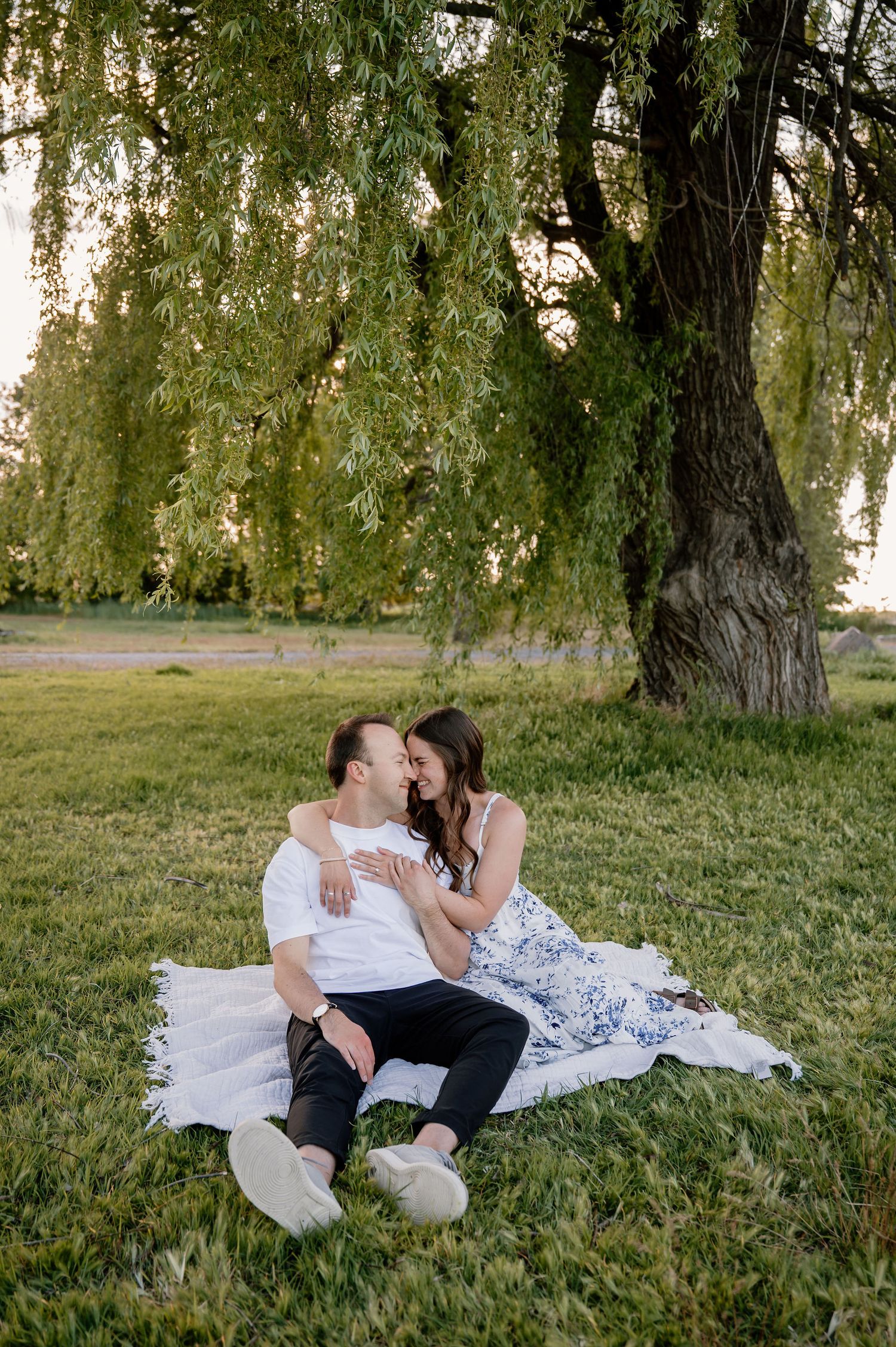 Tri-Cities engagement photos at sunset