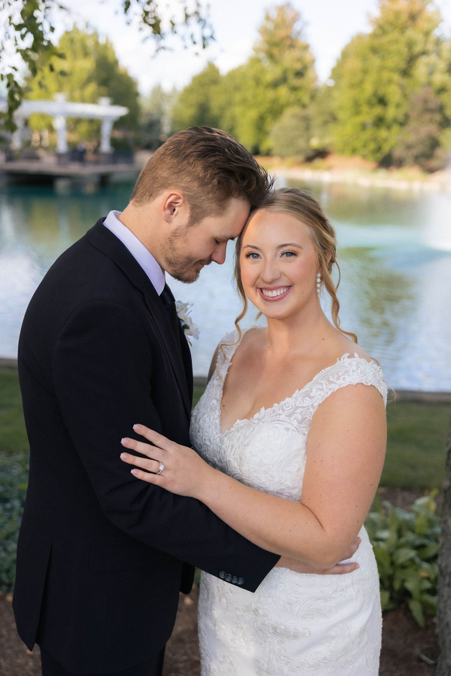 Bride and groom golden hour, outdoor portraits in Frankfort, Illinois