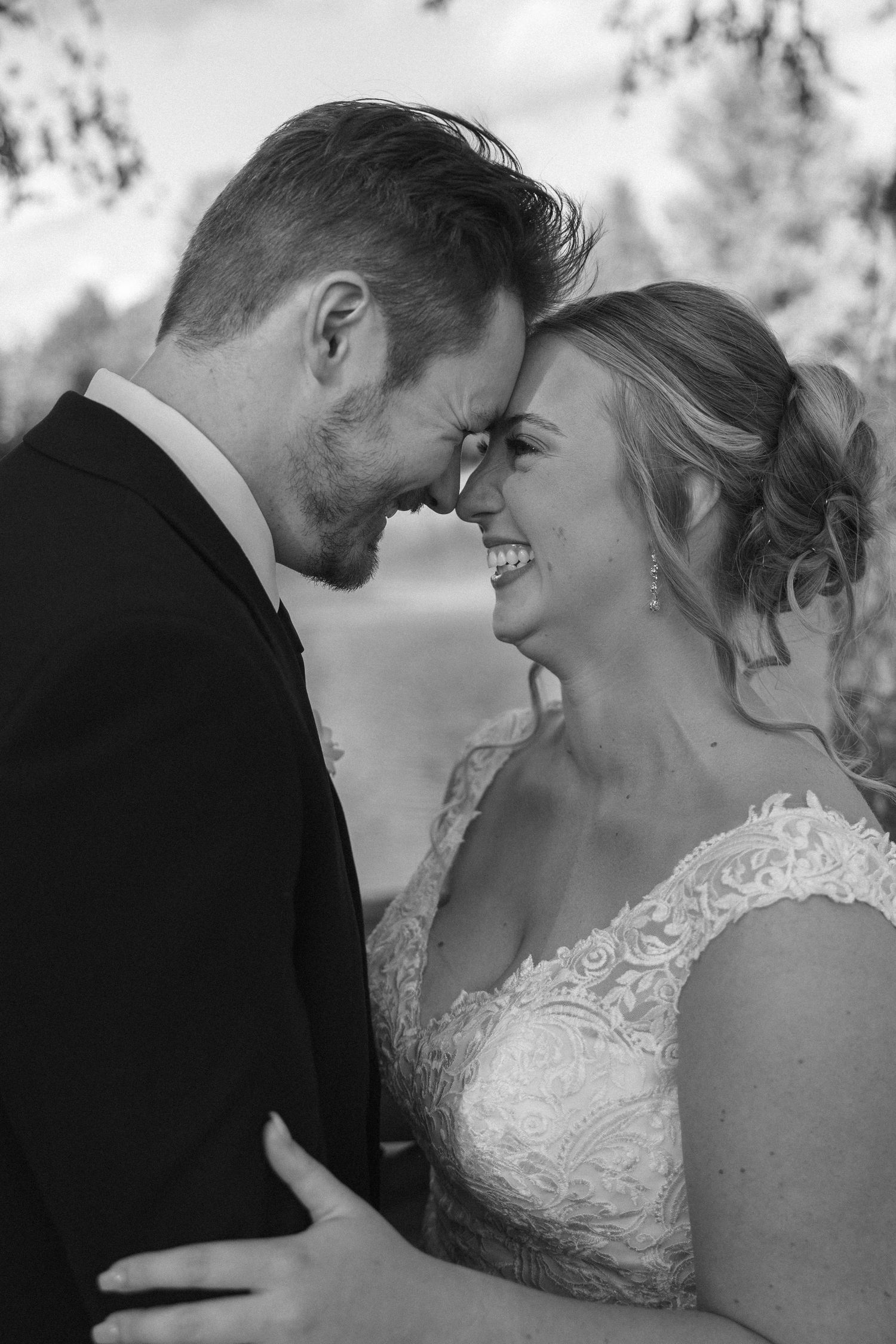 Bride and groom golden hour, outdoor portraits in Frankfort, Illinois