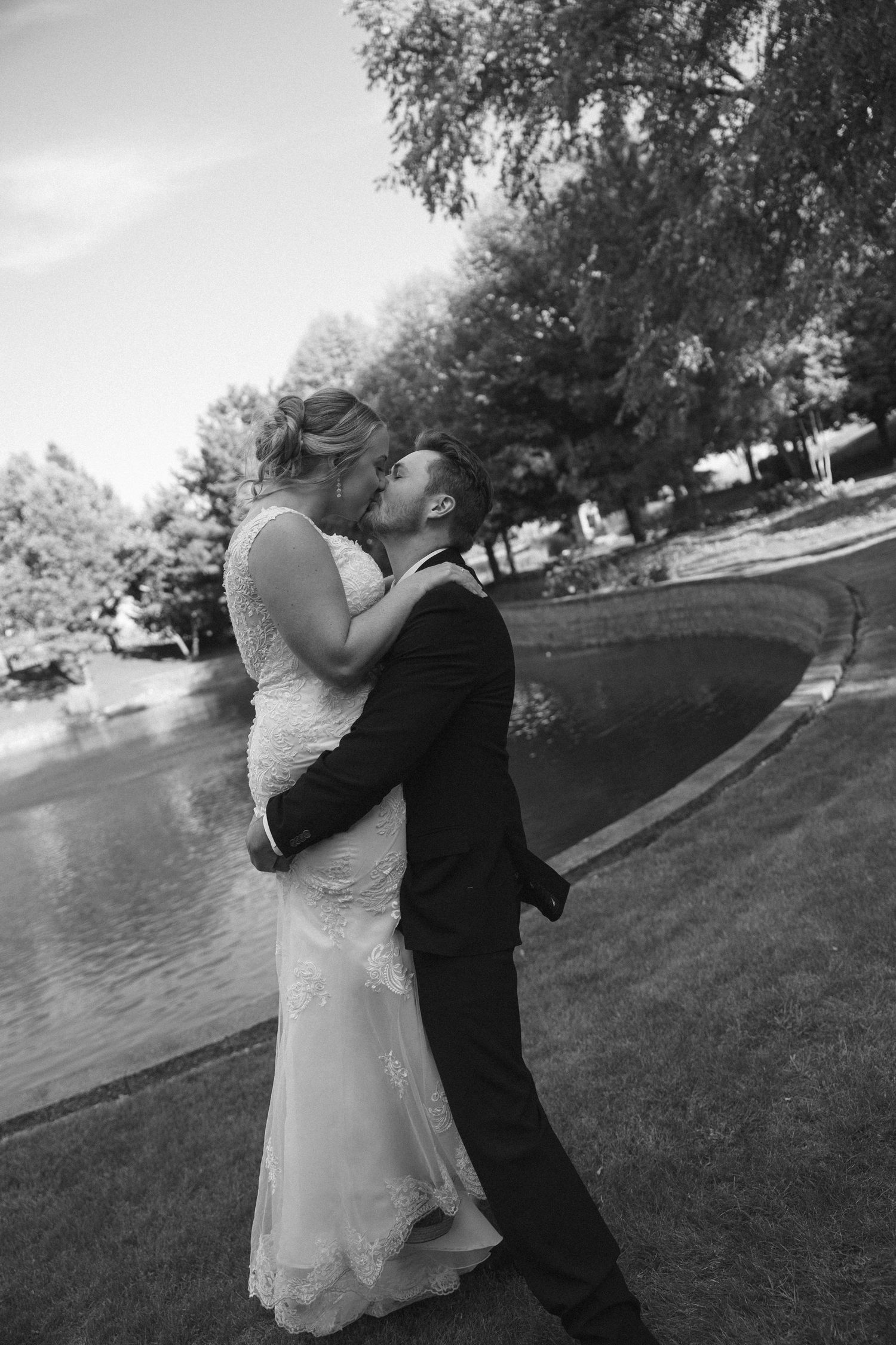 Bride and groom golden hour, outdoor portraits in Frankfort, Illinois