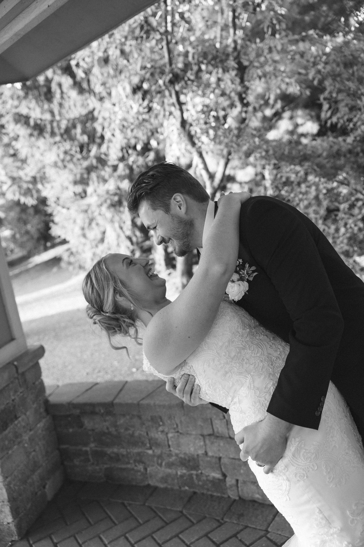 Bride and groom golden hour, outdoor portraits in Frankfort, Illinois