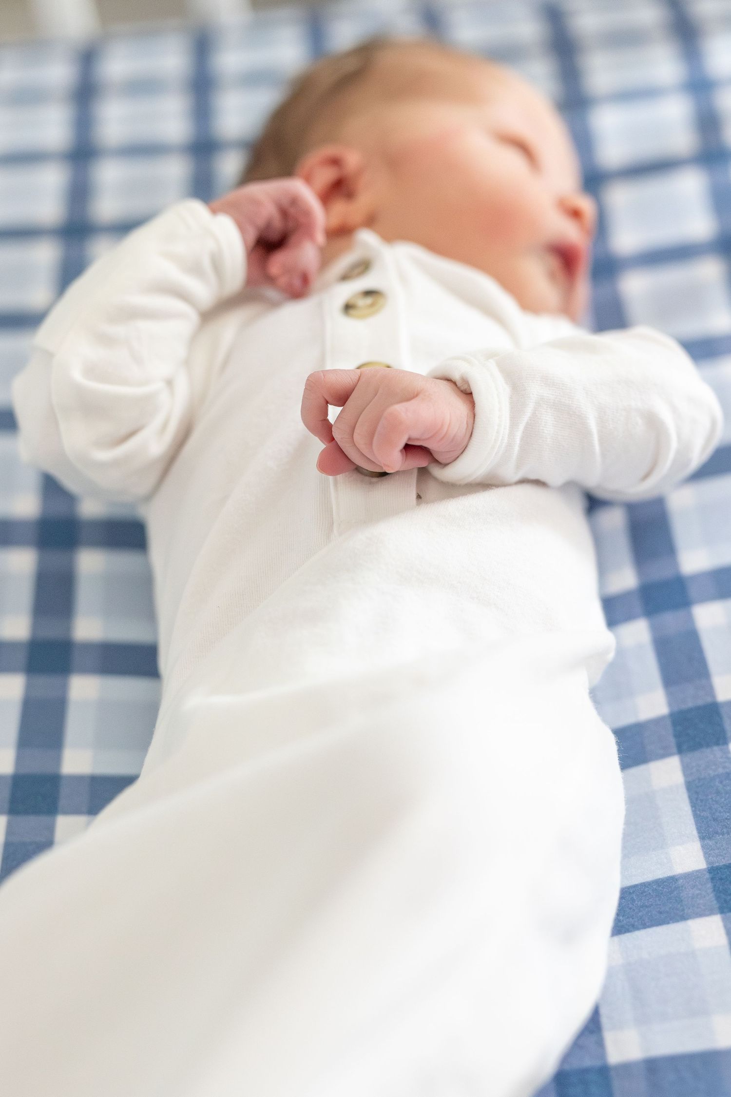 Lifestyle in-home newborn photography O'fallon, Illinois