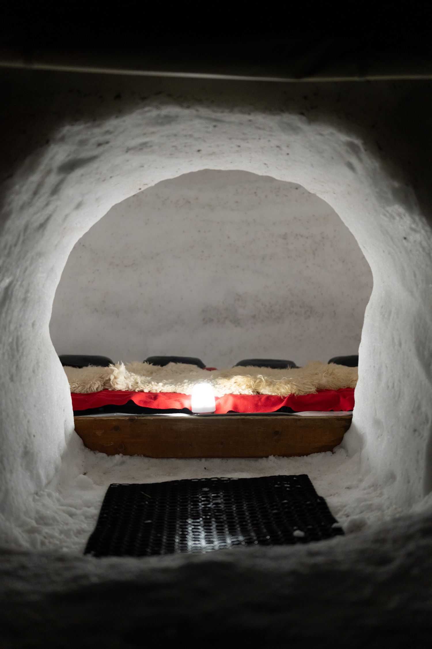 Photo de l'intérieur d'un igloo à Annecy