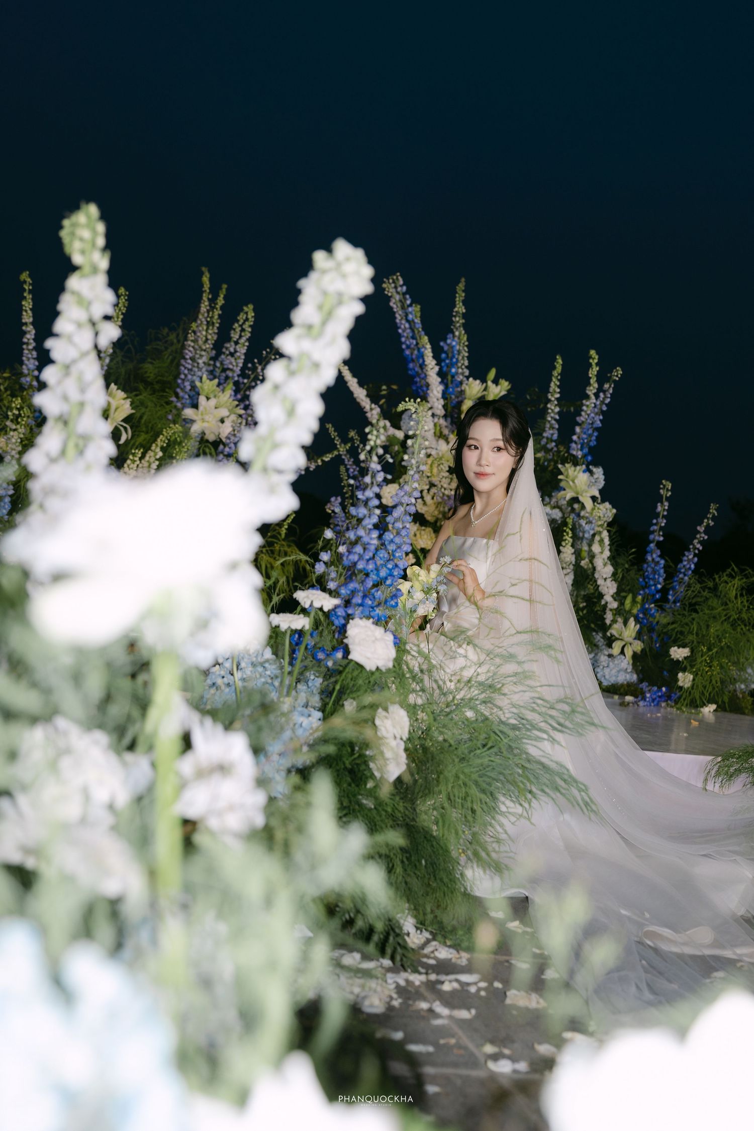 vietnam-destination-wedding-photographer-iconic-wedding-storytelling