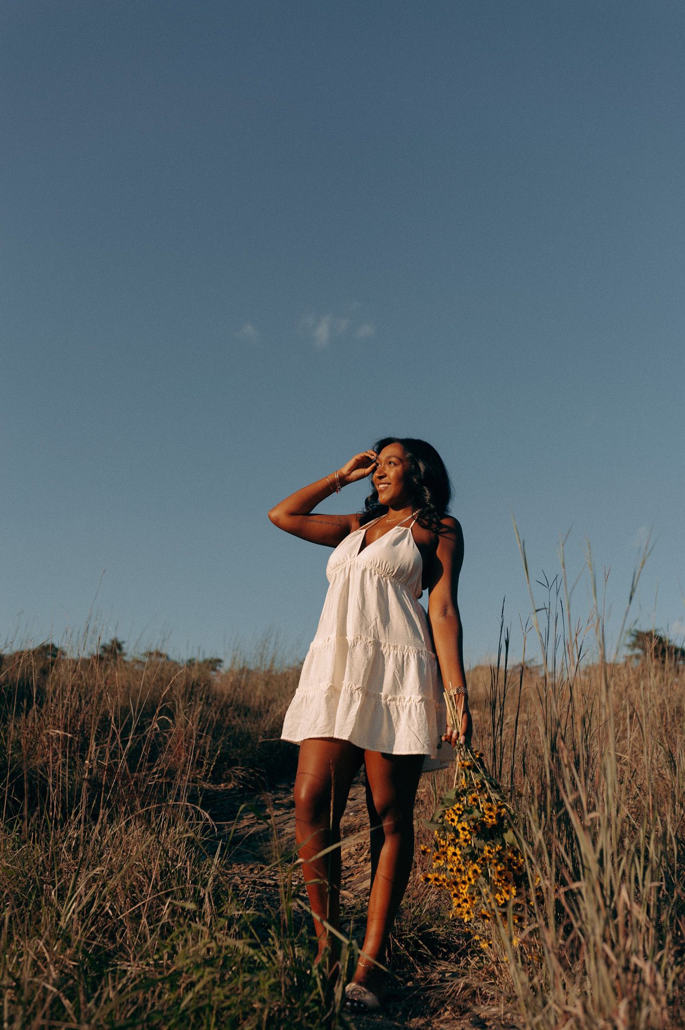 Senior portraits. Maryland Senior Portraits. Golden hour. Sunset senior portraits. DMV photographer