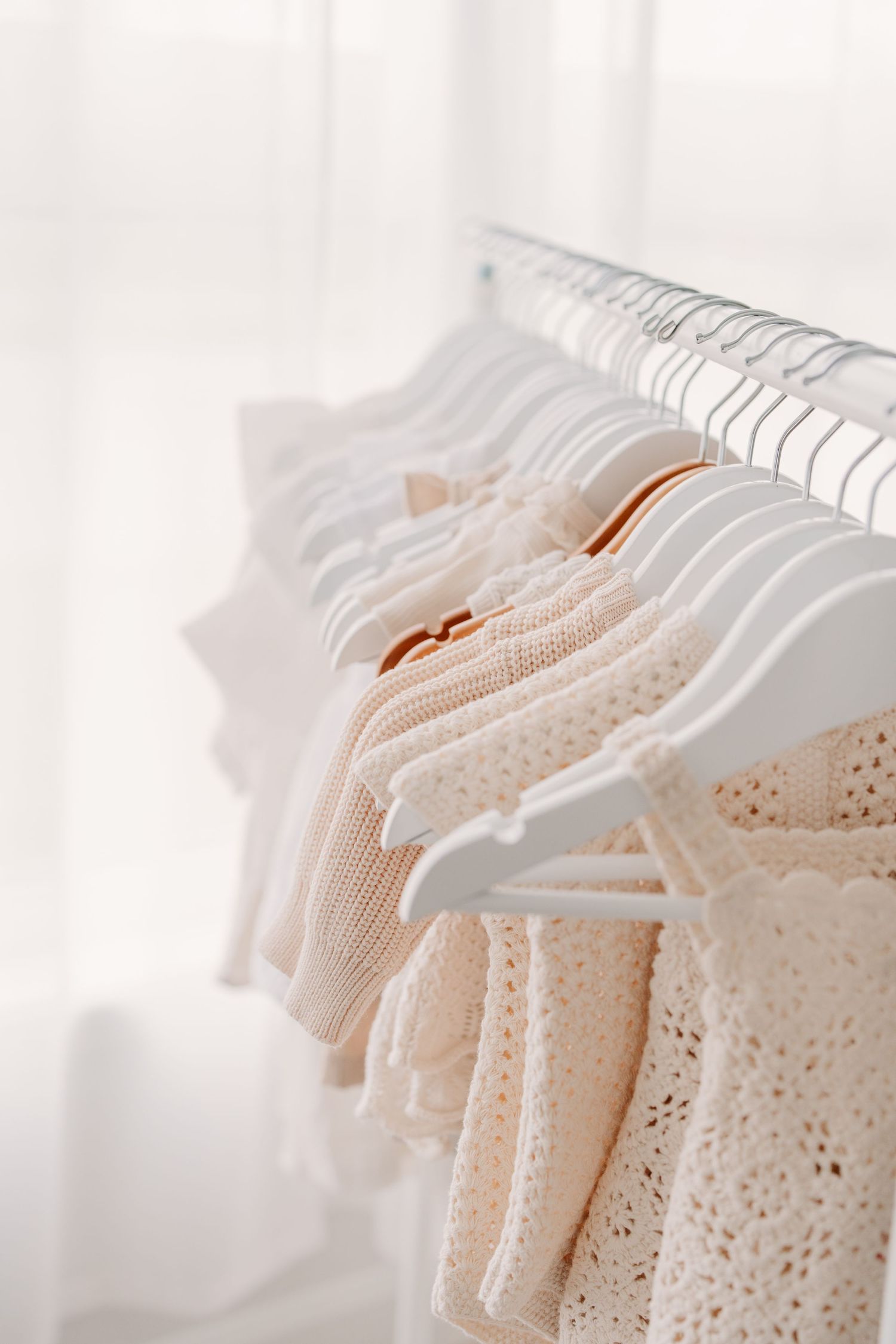 Photographe de maternité et nouveau-né à Saint-Augustin-de-Desmaures, près de Québec. Garde-robe cliente disponible pour maman et bébé