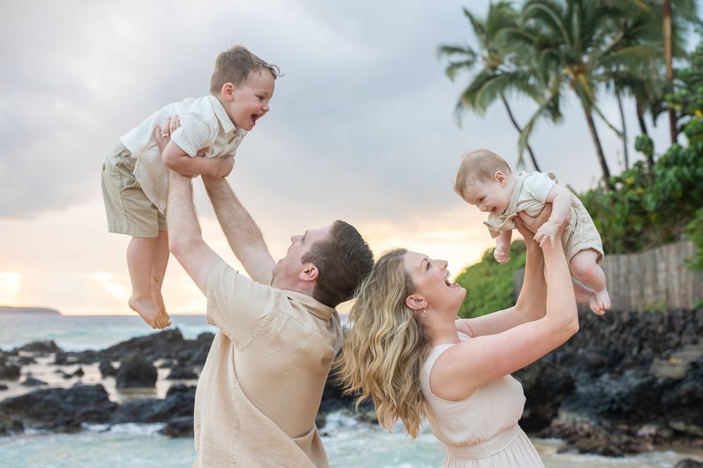 Maui family photo by ohwowfotos during sunset beach in Hawaii