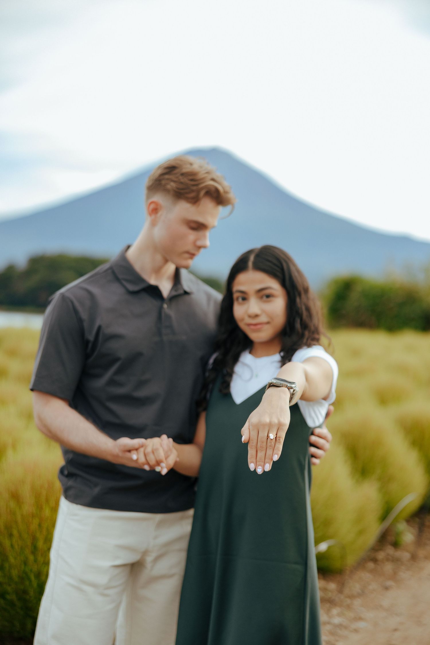 Engagement Photoshoot with background of Mount Fuji and Lake Kawaguchiko