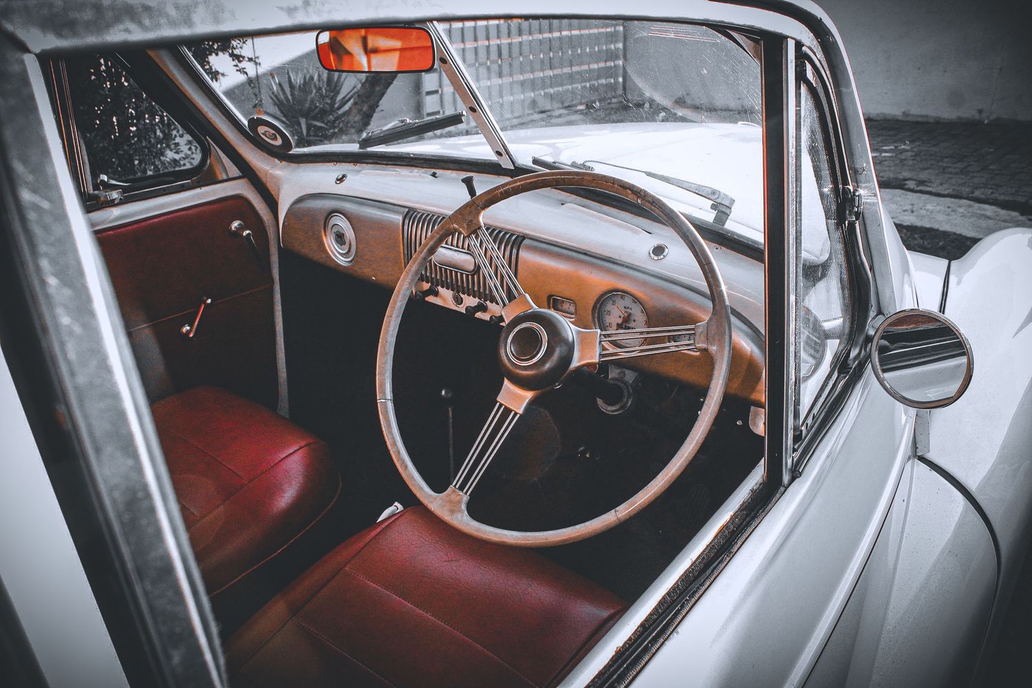 Car
Morris Minor
Rental Car
Red interior
Classic Car
Matric Ball Car