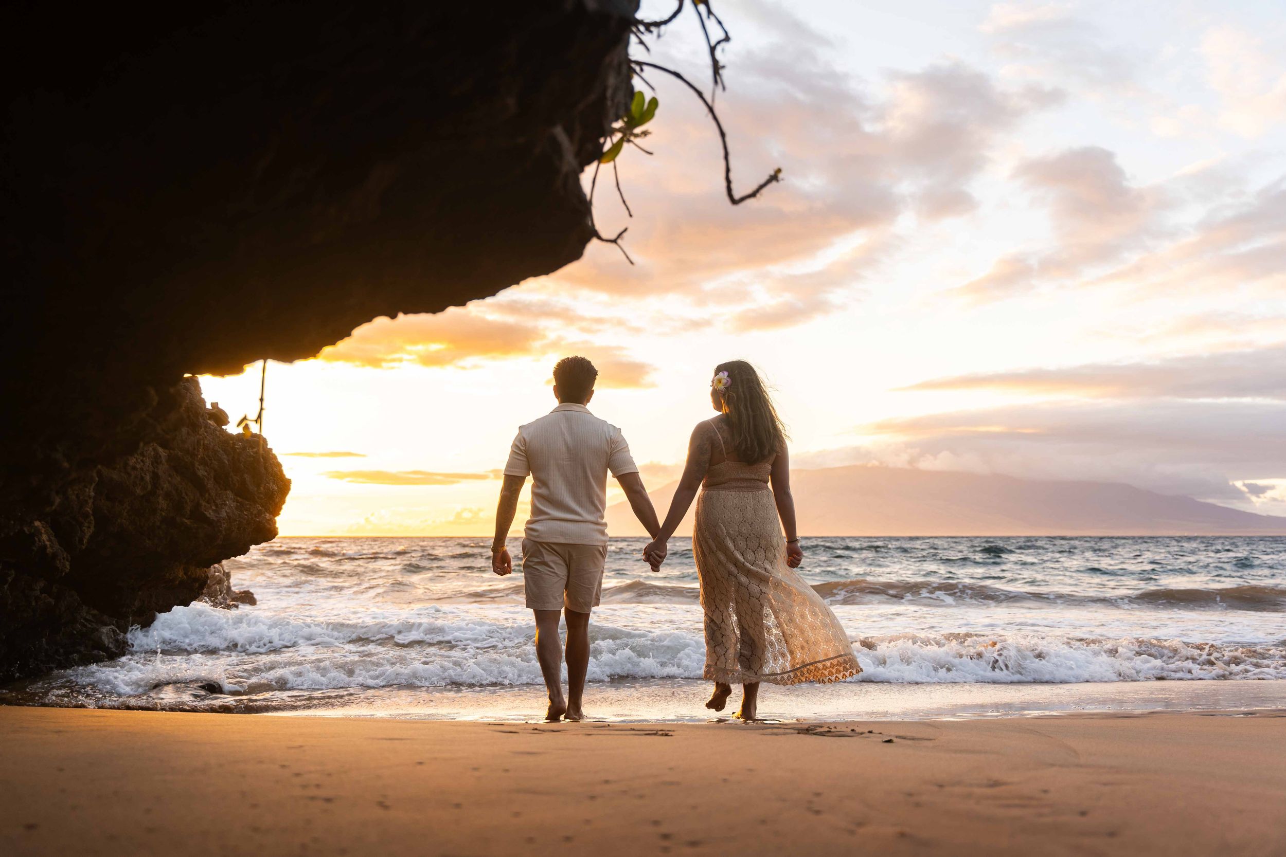 Wedding Anniversary couple sunset photo at Wailea beach Maui Hawaii