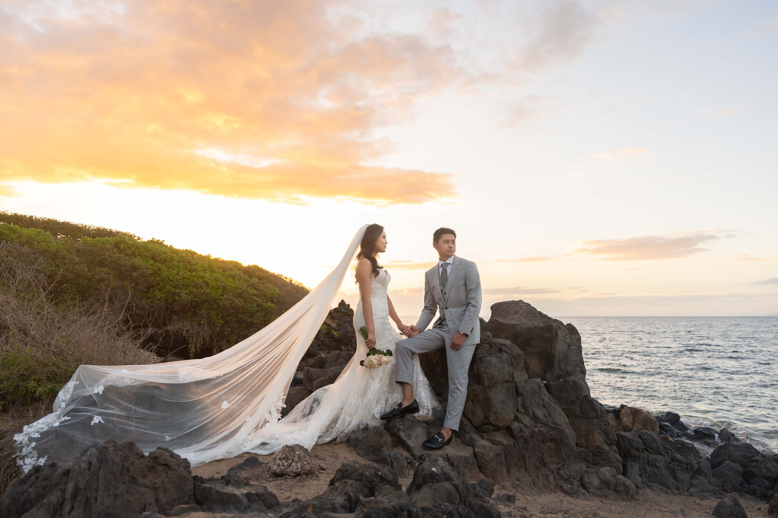 Wedding couple sunset photo at Wailea Beach Maui Hawaii