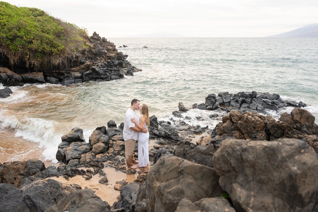 Proposal couple sunset photo at Wailea beach Maui Hawaii
