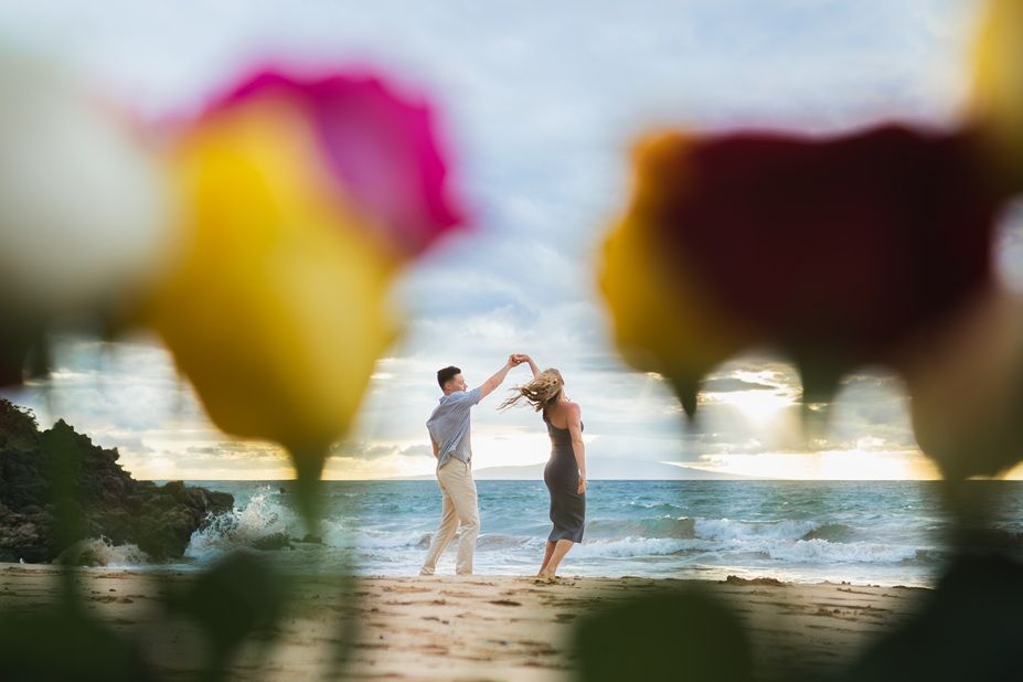 Proposal couple sunset photo at Wailea beach Maui Hawaii