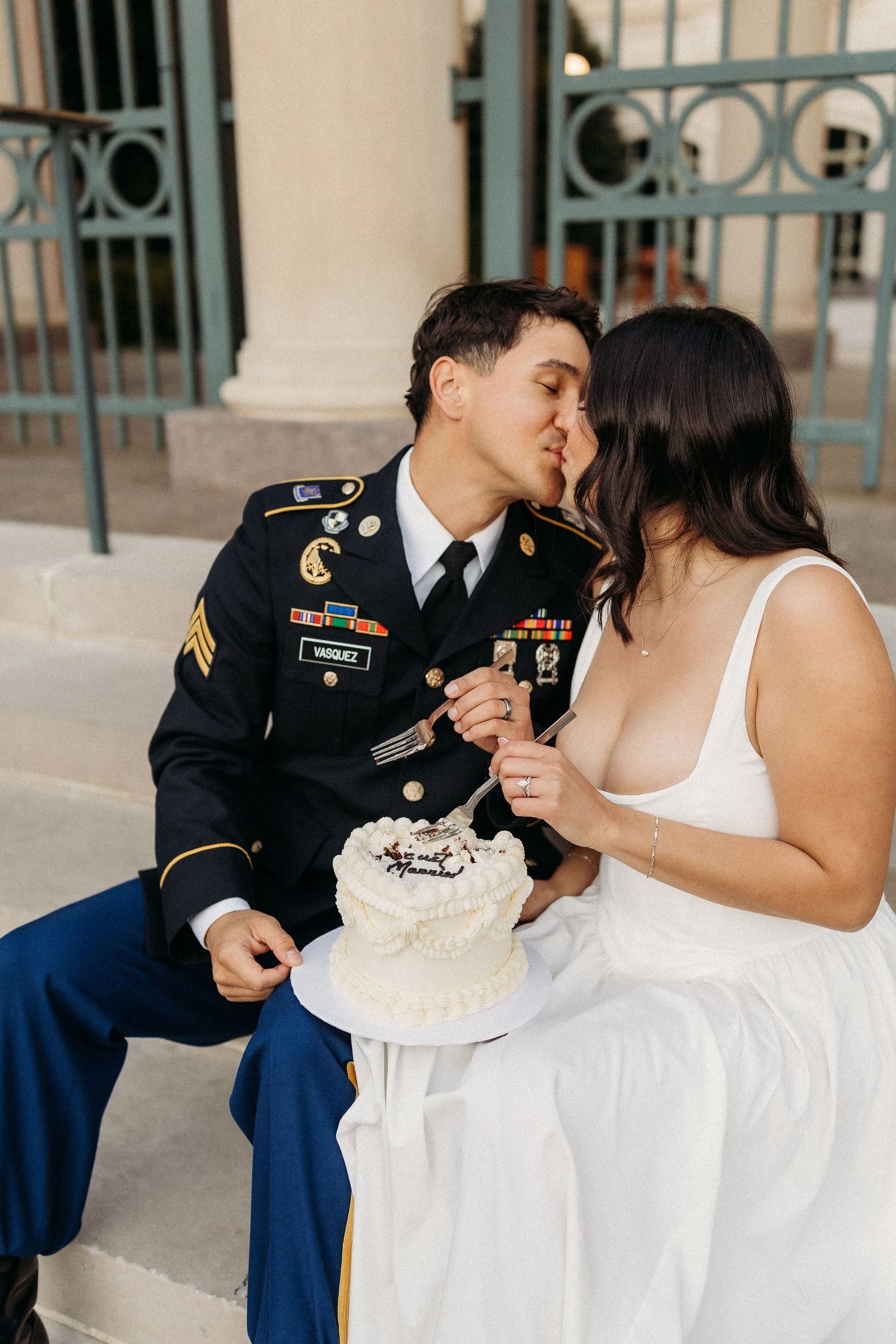 elope Nashville Photographer broadway celebration downtown elopement couple cake