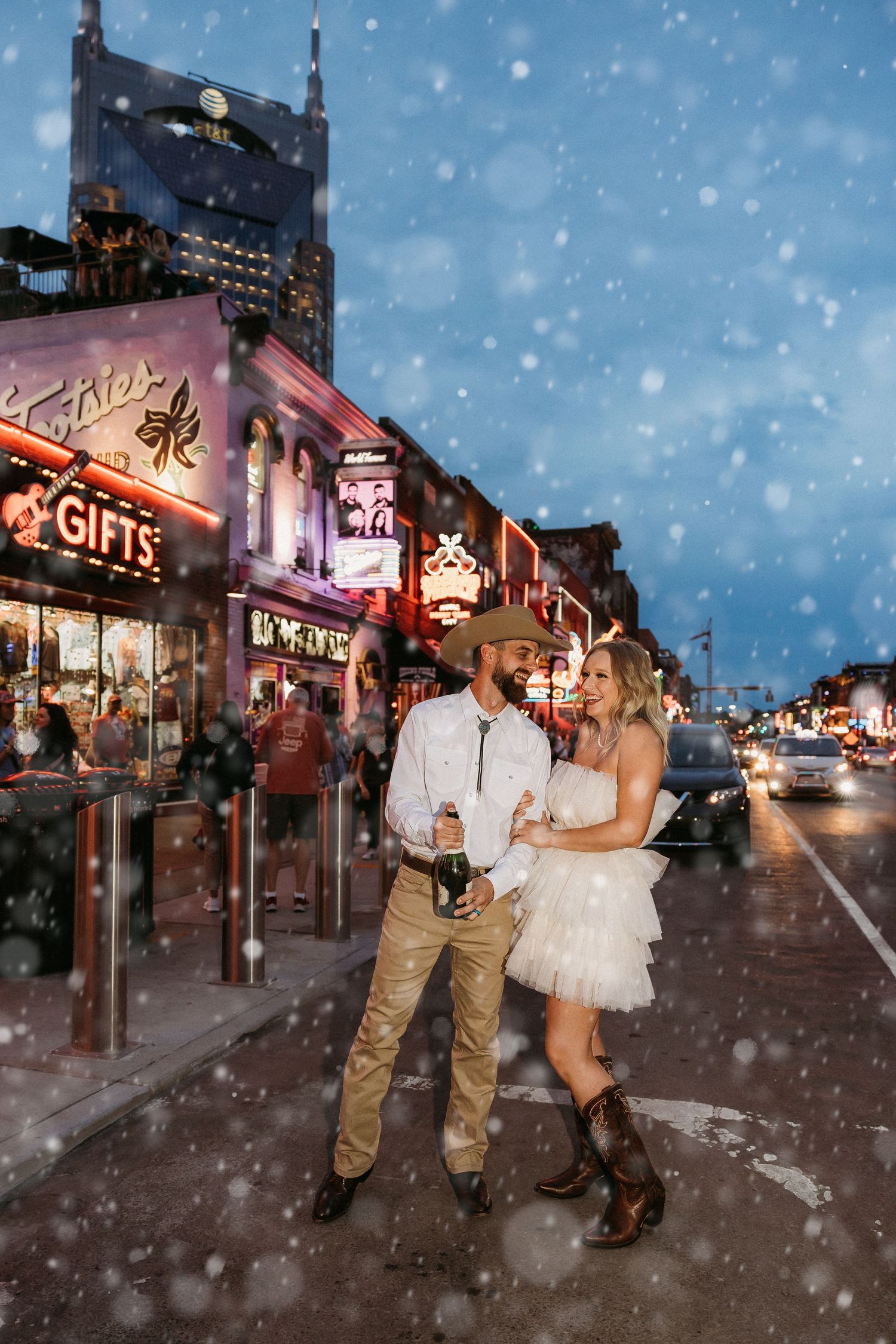 elope Nashville Photographer broadway celebration downtown elopement couple neon lights