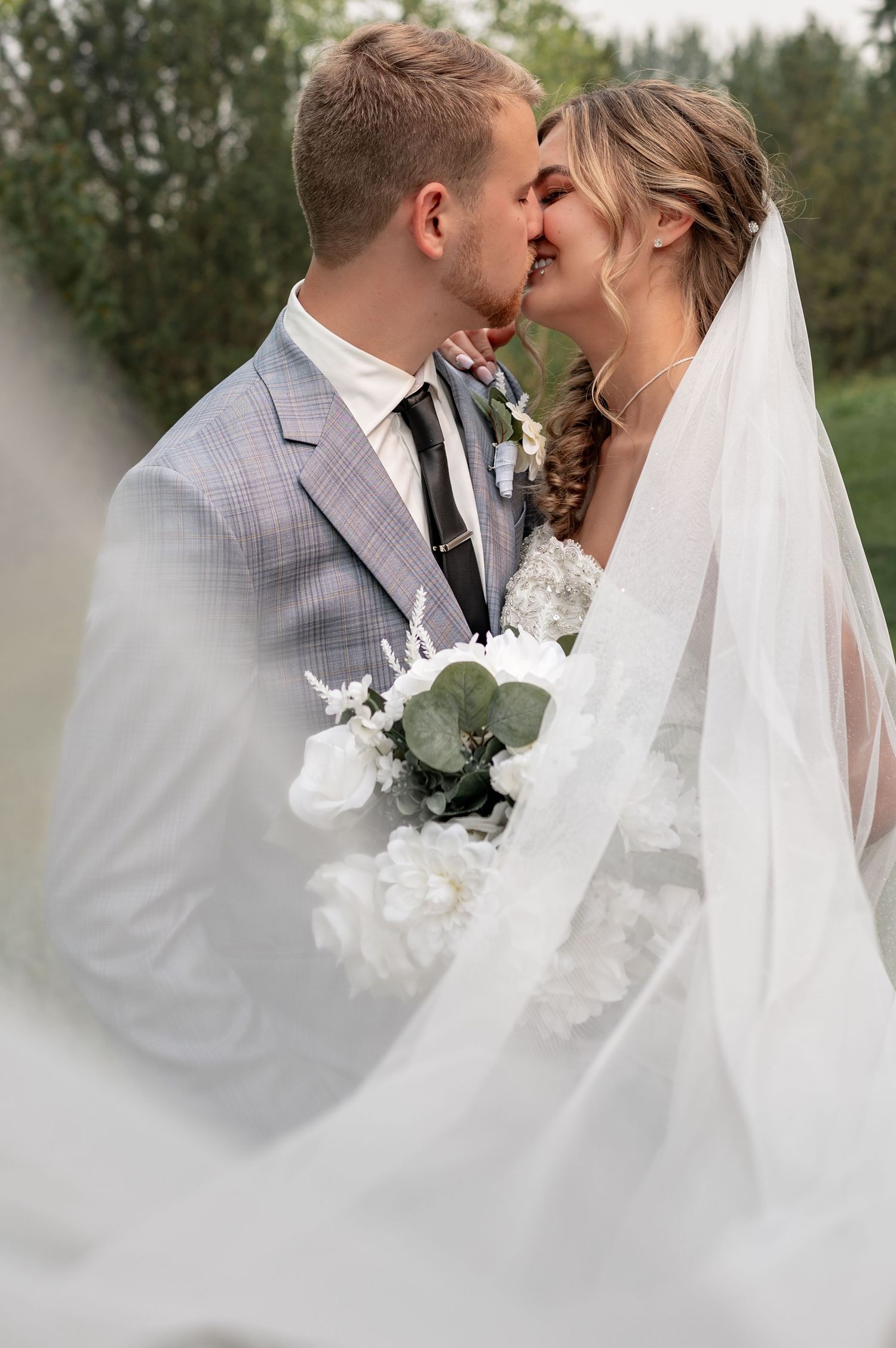 Alberta.Calgary.Edmonton Wedding Photographer