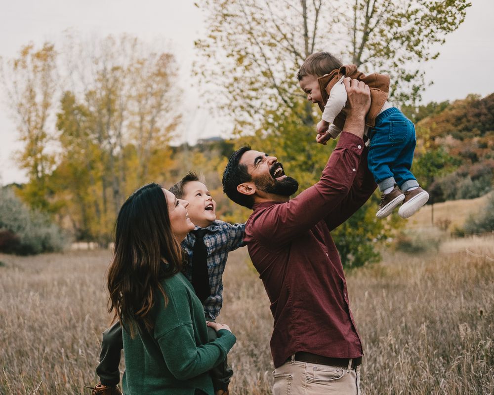 fall family photos at Kay's creek parkway in Layton utah with Michelle Deppe Photography in autumn.