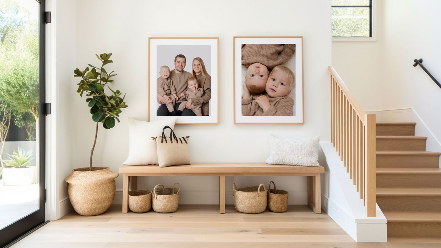 Et horisontalt collagebillede af moderne boliginteriør, der viser opholdsrum, trapper og familiemomenter. Fotograf Fyn