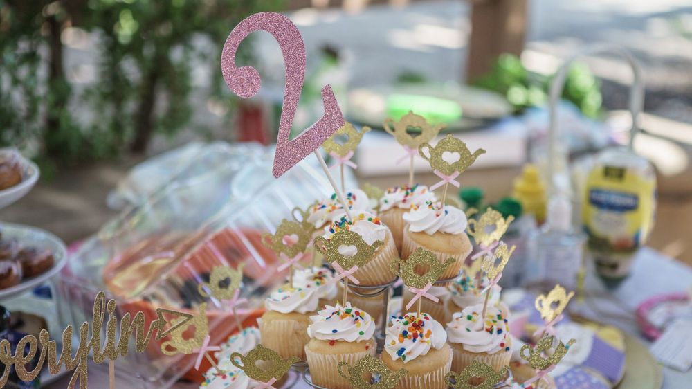 snacks and decor of cupcakes at a child's birthday party