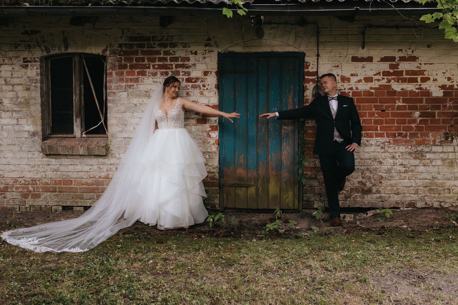 Sesja ślubna w pałacu. Wojciech Grzegorczyk fotograf ślubny Olsztyn