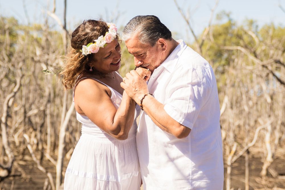 destination elopement photographer