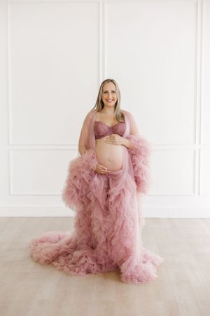 Maternity photography session in Spring, The Woodlands & Magnolia, TX by Anna Carreno Photography