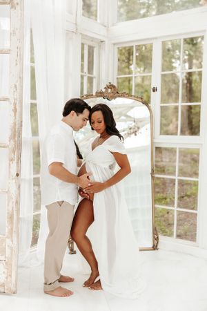 Maternity photography session in Spring, The Woodlands & Magnolia, TX by Anna Carreno Photography