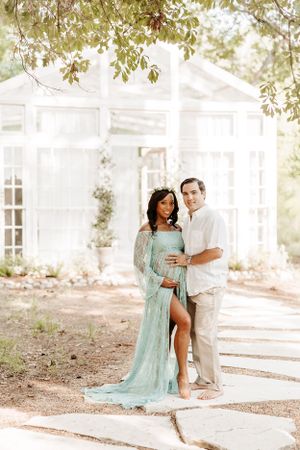 Maternity photography session in Spring, The Woodlands & Magnolia, TX by Anna Carreno Photography