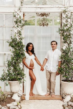 Maternity photography session in Spring, The Woodlands & Magnolia, TX by Anna Carreno Photography