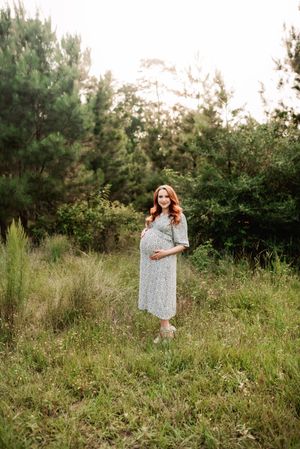 Maternity photography session in Spring, The Woodlands & Magnolia, TX by Anna Carreno Photography