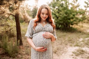 Maternity photography session in Spring, The Woodlands & Magnolia, TX by Anna Carreno Photography