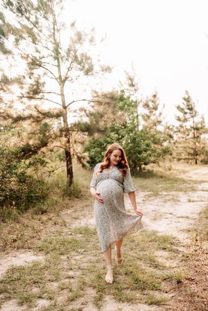 Maternity photography session in Spring, The Woodlands & Magnolia, TX by Anna Carreno Photography